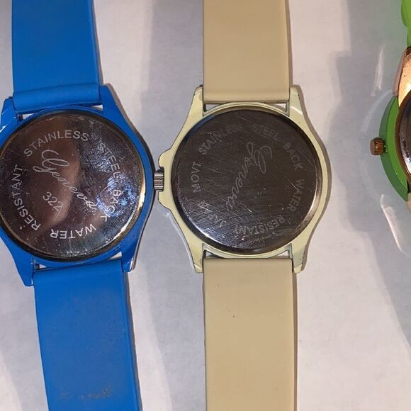 Geneva Platinum Women's Stainless Steel Quartz Rhinestone Watch Set of 4 - Picture 7 of 12